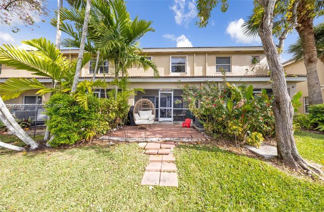 12158 SW 5th Ct, Pembroke Pines, FL 33025