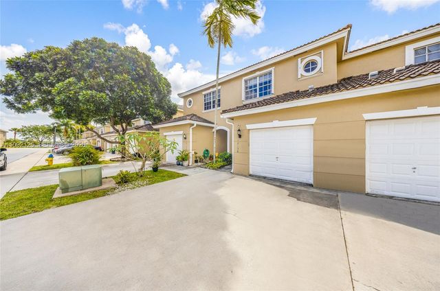 12158 SW 5th Ct, Pembroke Pines, FL 33025