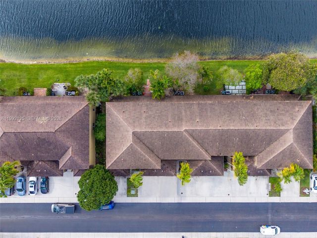 12158 SW 5th Ct, Pembroke Pines, FL 33025