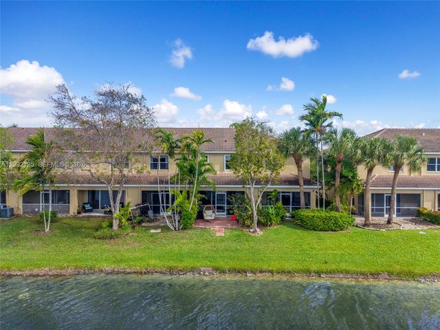 12158 SW 5th Ct, Pembroke Pines, FL 33025