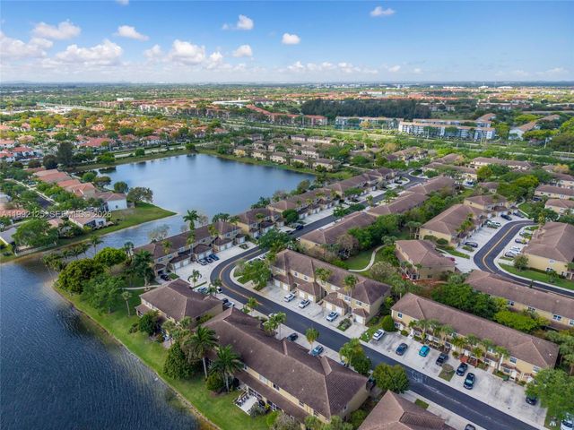 12158 SW 5th Ct, Pembroke Pines, FL 33025