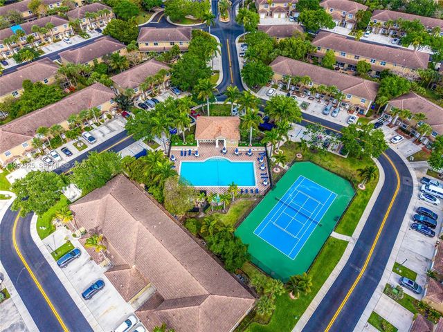 12158 SW 5th Ct, Pembroke Pines, FL 33025