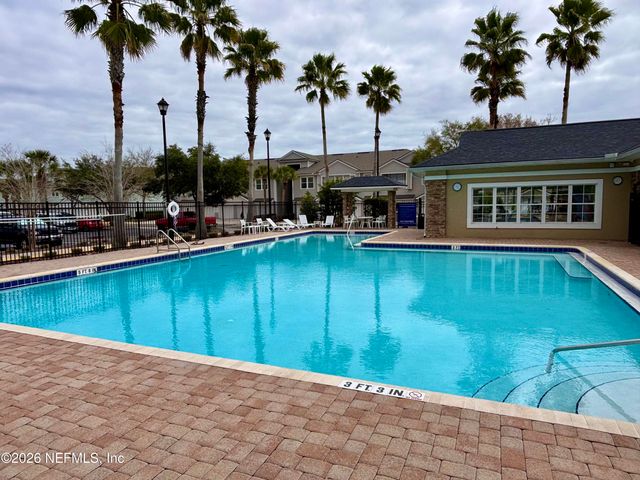 7039 DEER LODGE Circle 107, Jacksonville, FL 32256