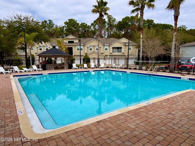 7039 DEER LODGE Circle 107, Jacksonville, FL 32256