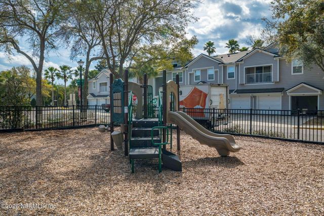 7039 DEER LODGE Circle 107, Jacksonville, FL 32256