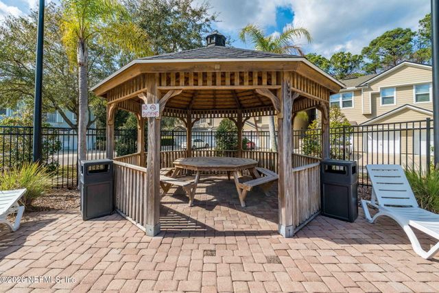 7039 DEER LODGE Circle 107, Jacksonville, FL 32256