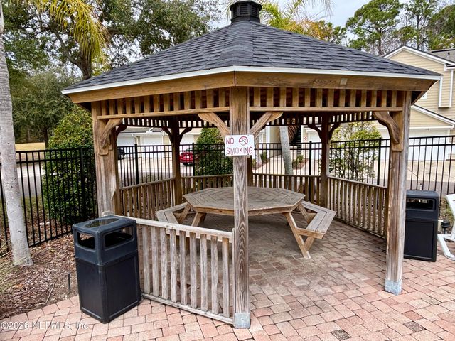 7039 DEER LODGE Circle 107, Jacksonville, FL 32256
