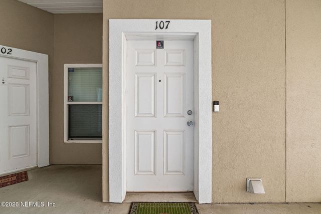 7039 DEER LODGE Circle 107, Jacksonville, FL 32256