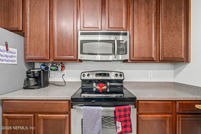 7039 DEER LODGE Circle 107, Jacksonville, FL 32256