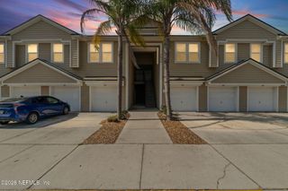 7039 DEER LODGE Circle 107, Jacksonville, FL 32256