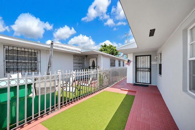 3231 SW 25th Street, Miami, FL 33133