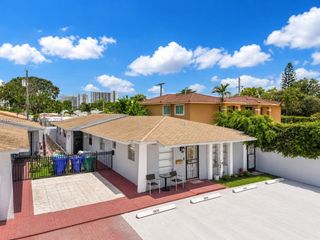 3231 SW 25th Street, Miami, FL 33133