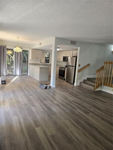 4705 SW 62nd Ave 201, Davie, FL 33314