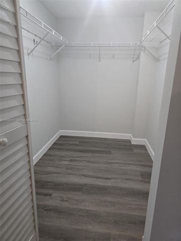 4705 SW 62nd Ave 201, Davie, FL 33314