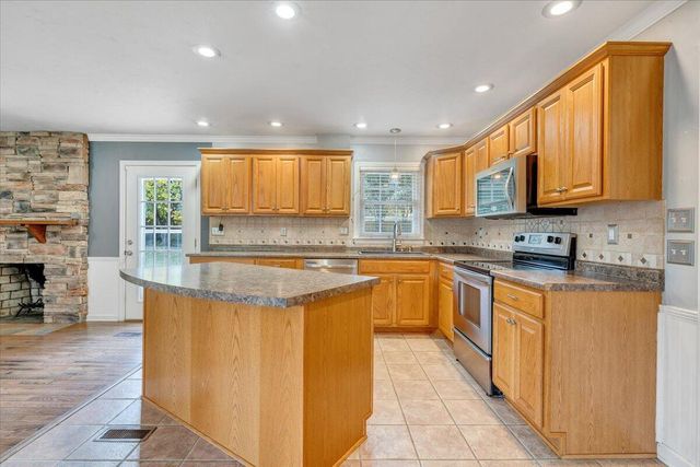 3565 Colony LN, Roanoke, VA 24018