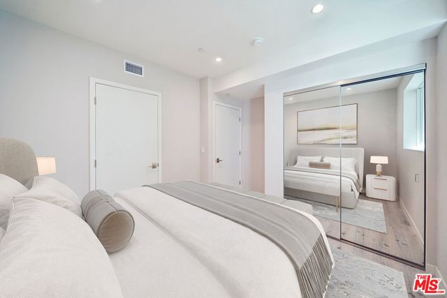 1051 S Corning Street 102, Los Angeles, CA 90035