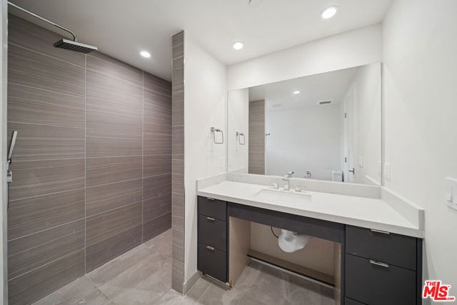 1051 S Corning Street 102, Los Angeles, CA 90035