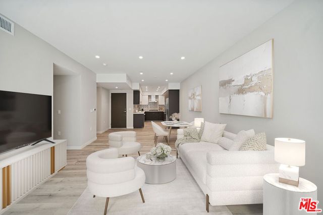 1051 S Corning Street 102, Los Angeles, CA 90035