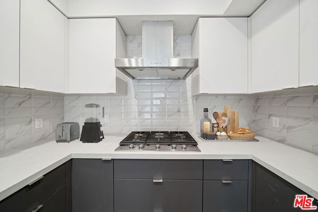 1051 S Corning Street 102, Los Angeles, CA 90035