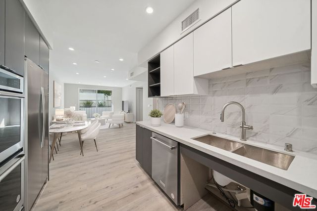 1051 S Corning Street 102, Los Angeles, CA 90035