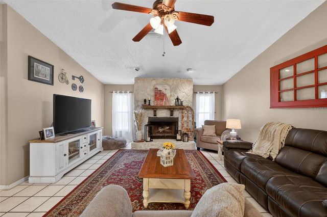 2713 WILLOW OAKS DRIVE, Valrico, FL 33594