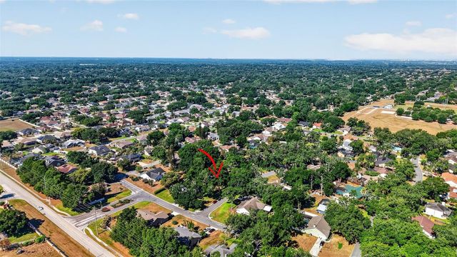 2713 WILLOW OAKS DRIVE, Valrico, FL 33594