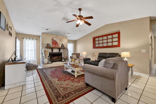 2713 WILLOW OAKS DRIVE, Valrico, FL 33594