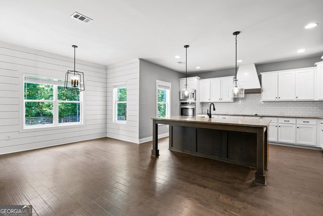 135 Jessica Court, Fayetteville, GA 30215