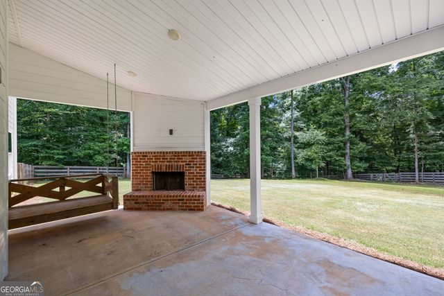 135 Jessica Court, Fayetteville, GA 30215