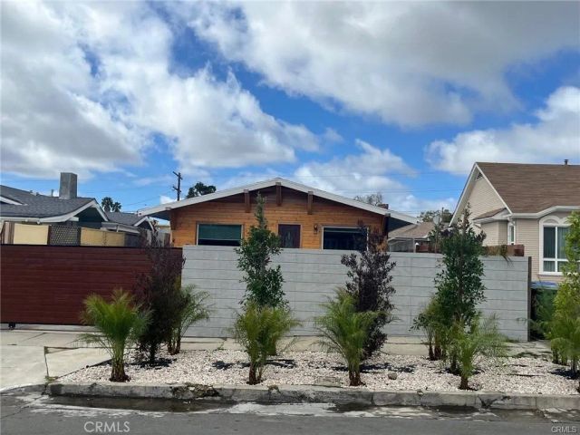 143 N Hobart Boulevard, Los Angeles, CA 90004