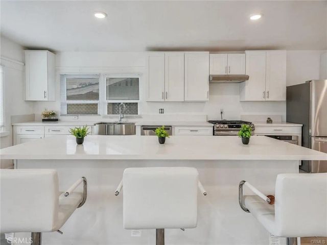 143 N Hobart Boulevard, Los Angeles, CA 90004