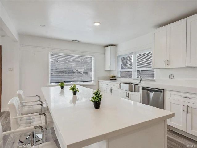 143 N Hobart Boulevard, Los Angeles, CA 90004