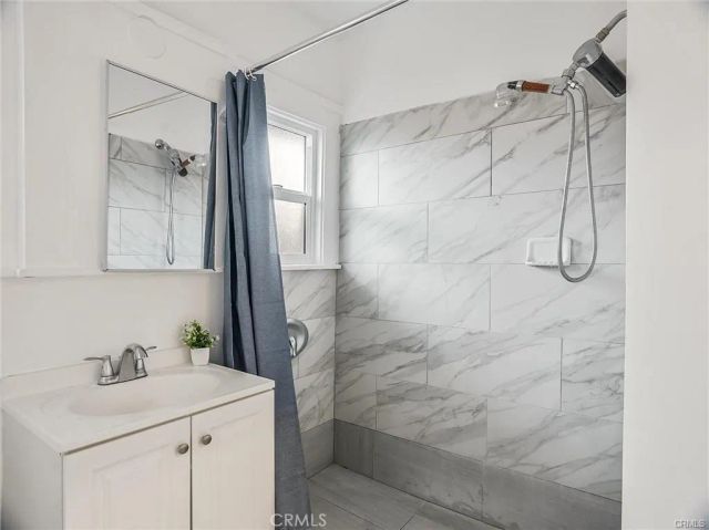 143 N Hobart Boulevard, Los Angeles, CA 90004