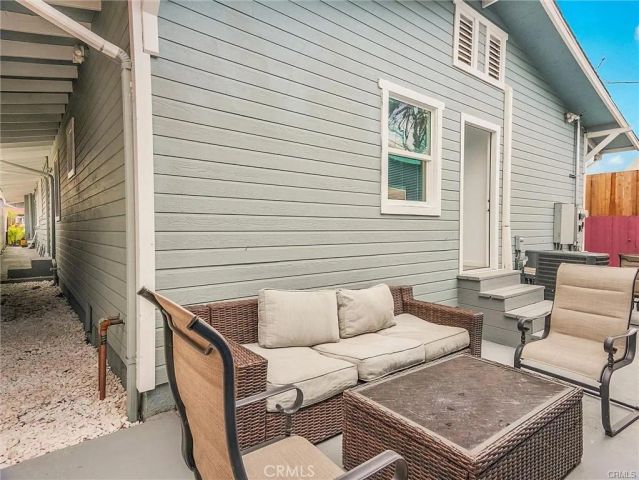 143 N Hobart Boulevard, Los Angeles, CA 90004