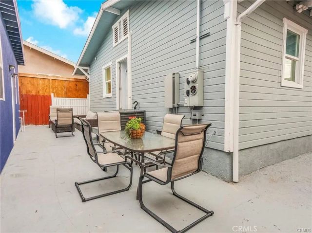 143 N Hobart Boulevard, Los Angeles, CA 90004