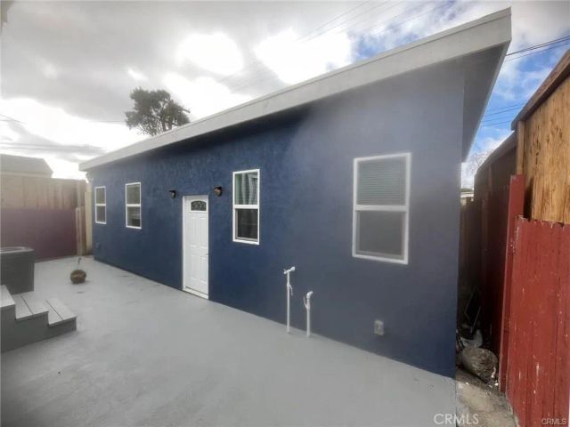 143 N Hobart Boulevard, Los Angeles, CA 90004