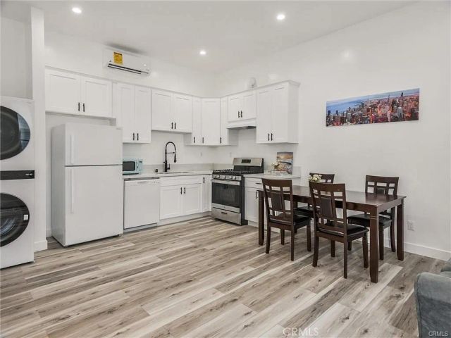 143 N Hobart Boulevard, Los Angeles, CA 90004