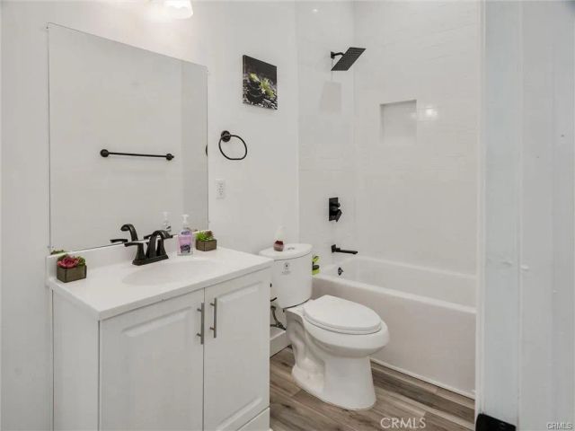 143 N Hobart Boulevard, Los Angeles, CA 90004