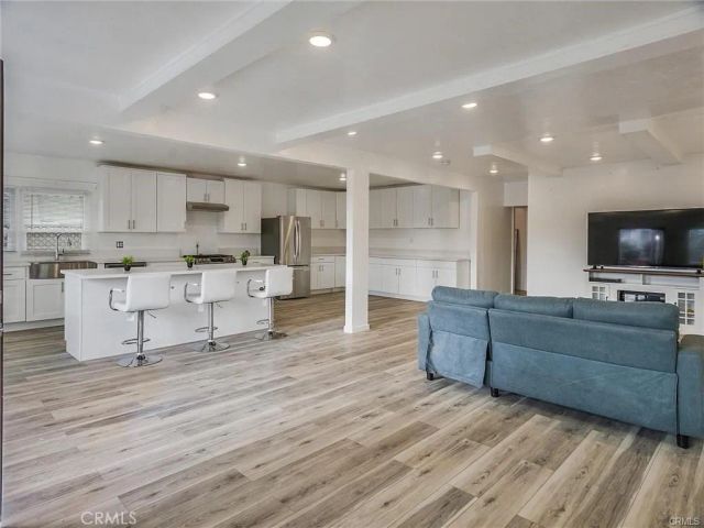 143 N Hobart Boulevard, Los Angeles, CA 90004