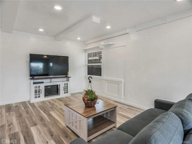 143 N Hobart Boulevard, Los Angeles, CA 90004
