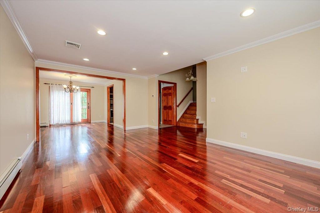 2664 Grayson Drive, East Meadow, NY 11554 — photo 4