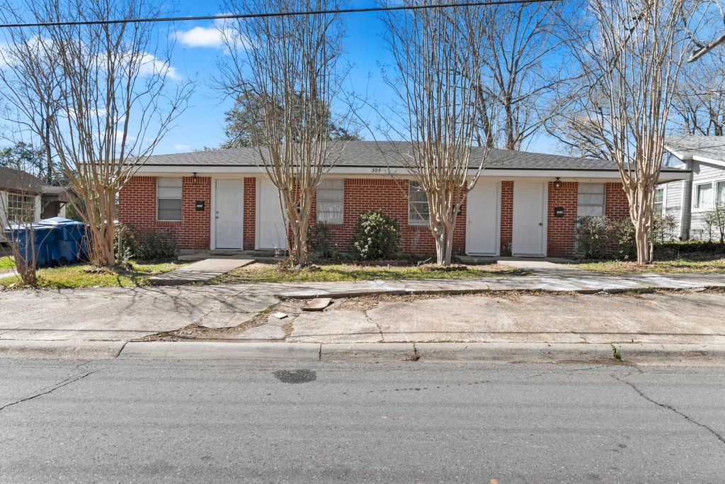 304 N 1st St, Leesville, LA 71446