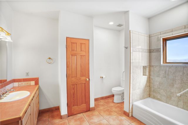 24 Hunter Drive, Medanales, NM 87548