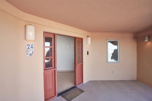 24 Hunter Drive, Medanales, NM 87548