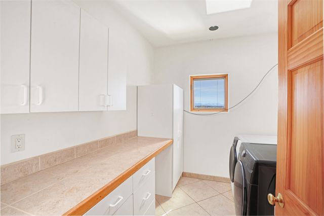 24 Hunter Drive, Medanales, NM 87548