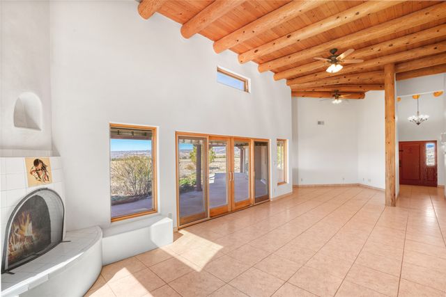 24 Hunter Drive, Medanales, NM 87548