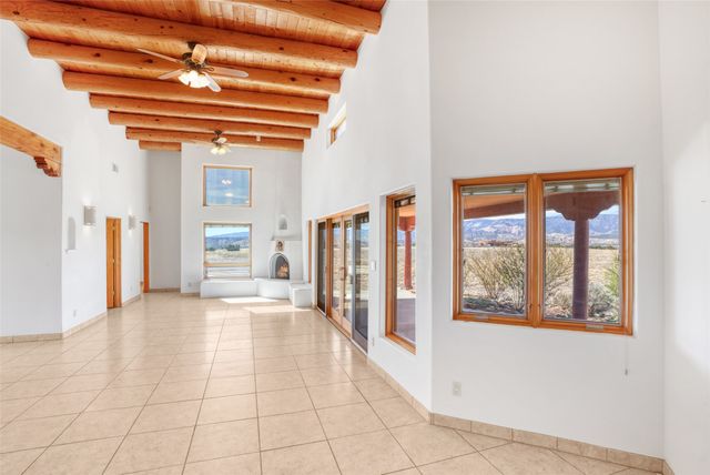 24 Hunter Drive, Medanales, NM 87548