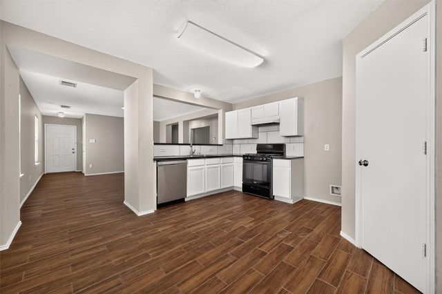 12926 Valleygate Lane, Houston, TX 77072