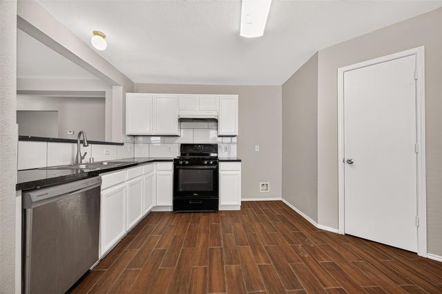 12926 Valleygate Lane, Houston, TX 77072