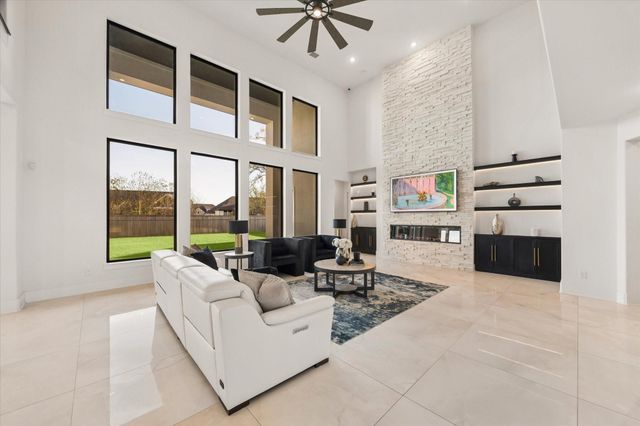 10134 Regatta Shore Drive, Missouri City, TX 77459